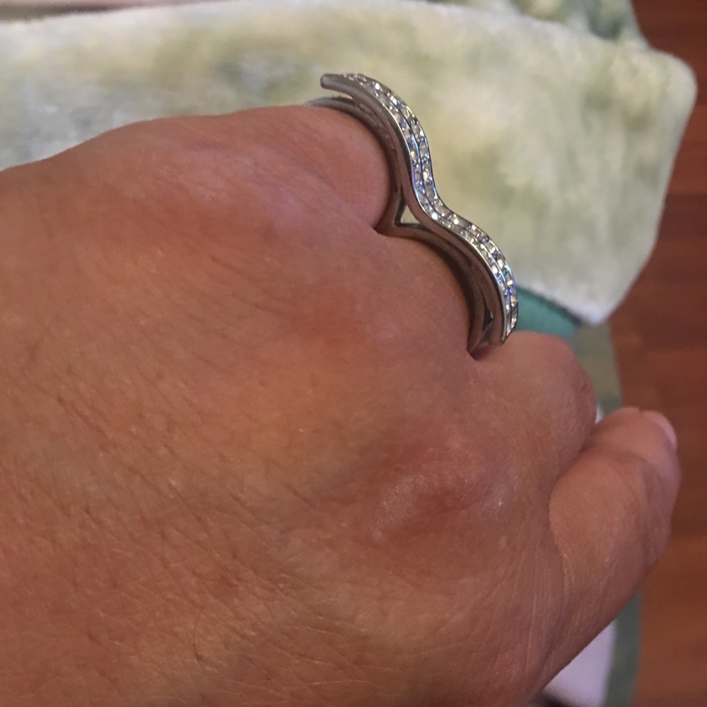 Ring - Picture 2 of 5